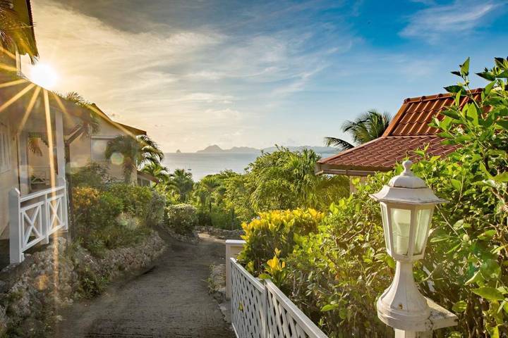 Gîte pour 6 personnes, avec piscine ainsi que jardin et vue dans Anse Caritan - 2
