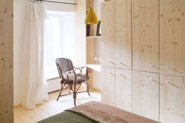Ganze Wohnung, Cozy N'est house on historic courtyard-garden, close to station and city center in Besançon, Doubs