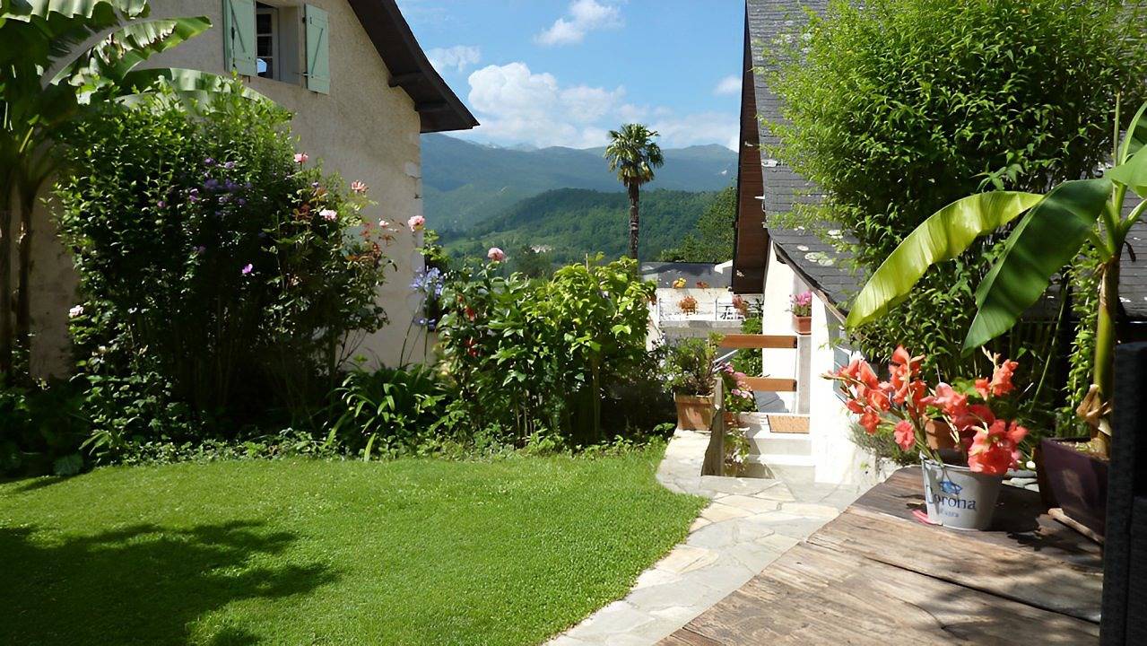 Le Balcon de l'Ossau, Vallée d'Ossau - Chambre Carassou in Bescat, Béarn