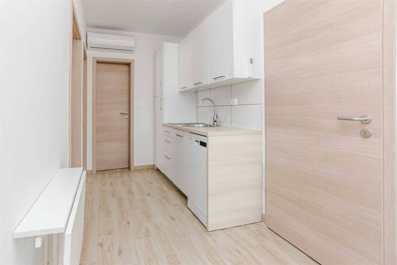 Geheel appartement, Vakantieappartement voor 4 personen met balkon/terras in Vir