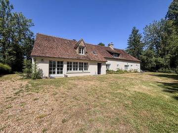Gîte pour 8 personnes, avec jardin dans Villeneuve-en-Perseigne