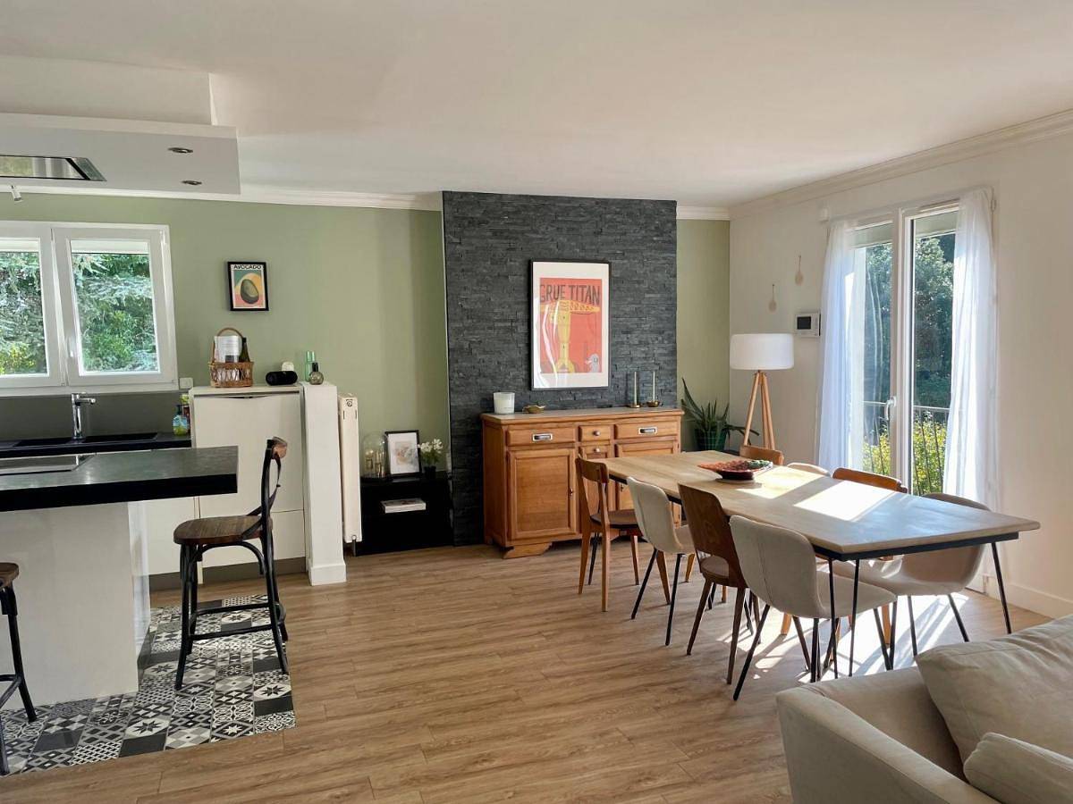 Five-Bedroom House in Sainte-Luce-sur-Loire, Région de Nantes