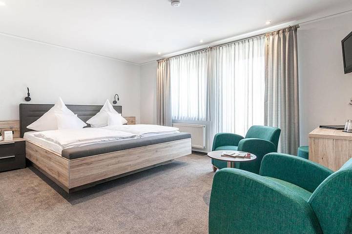 Ferienwohnung für 2 Personen, mit Pool und Sauna sowie Balkon