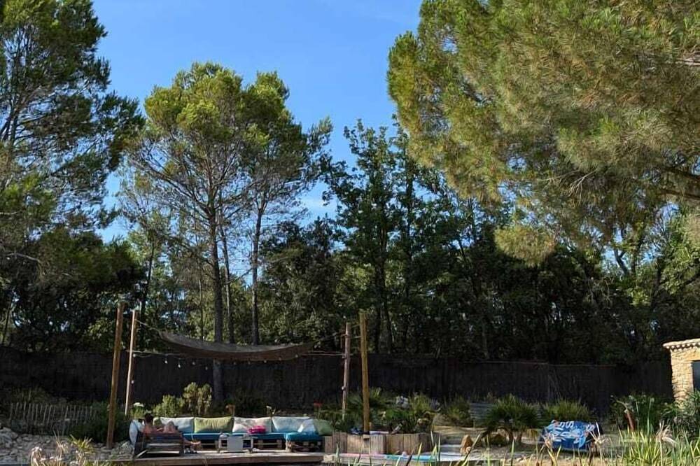 L'Etang Des Cigales : Studio cosy, lumineux, piscine naturelle, 2 personnes in Uchaux, Vaucluse