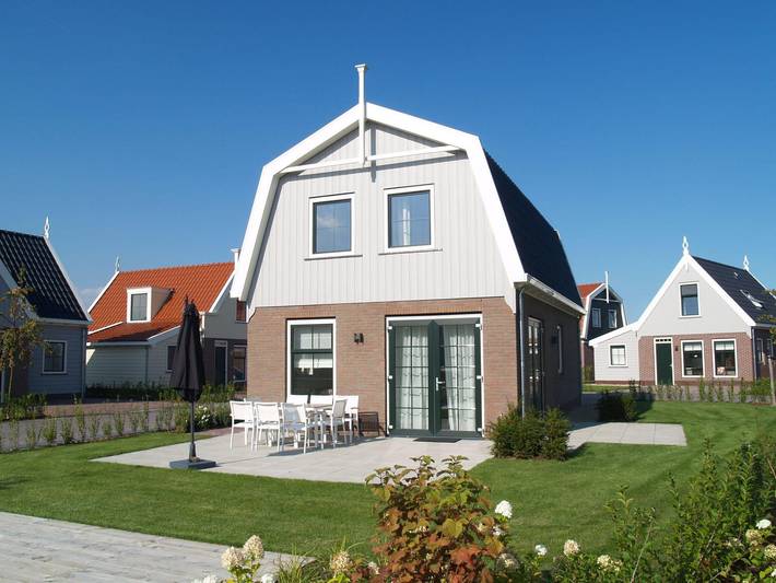 Vakantiehuis voor 8 personen, with Balkon/Terras and Terras as well as Tuin and Sauna in Waterland