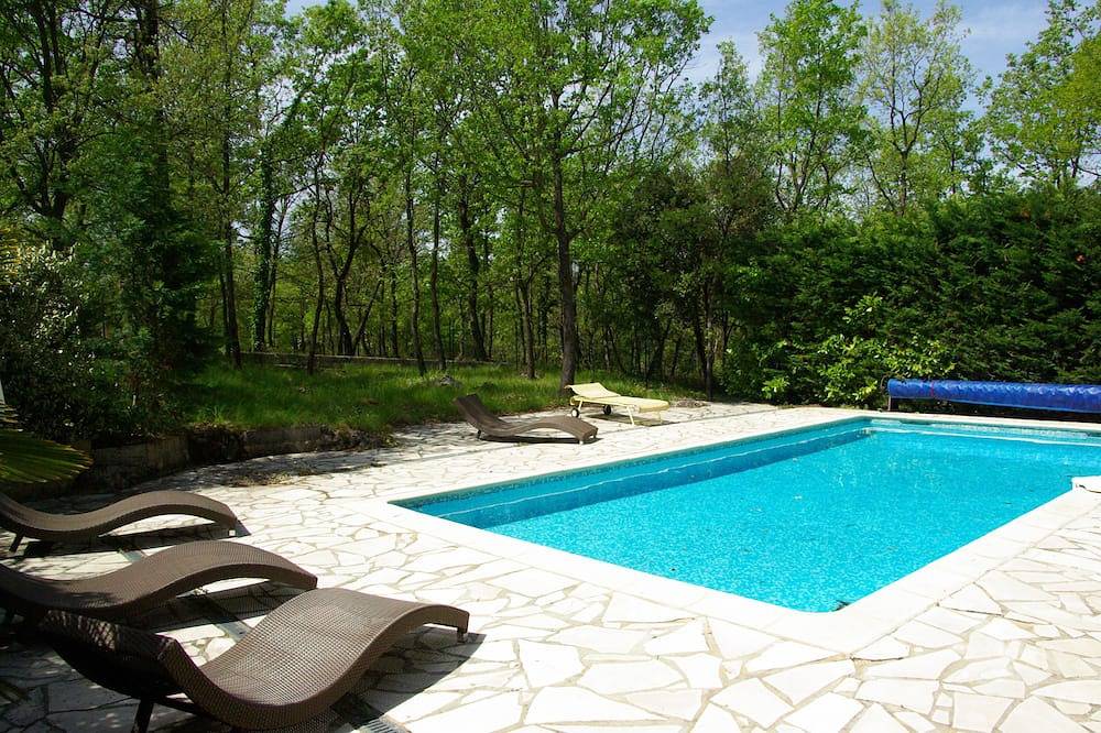 Maison tout confort indépendante dans grande propriété avec piscine - \"Cannelle\" in Saint-Paul-en-Forêt, Côte méditerranéenne (France)