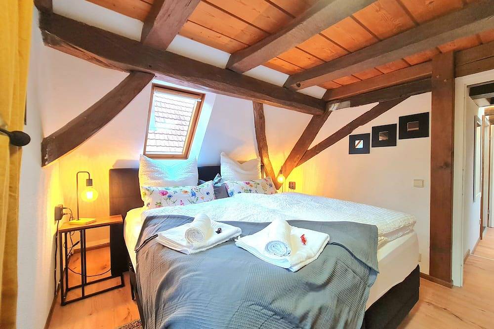 Ganze Wohnung, Avahome: Loftstyle Apartment mitten in Kandel, Wlan, Küche, Netflix, Parkplätze in Kandel, Rheinebene
