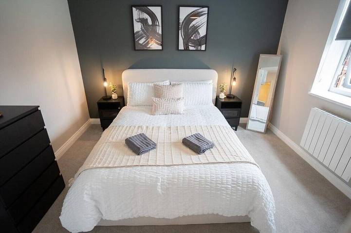 Entire apartment, Luxury 1-Bed Flat - Free Parking in Solihull, Birmingham Area