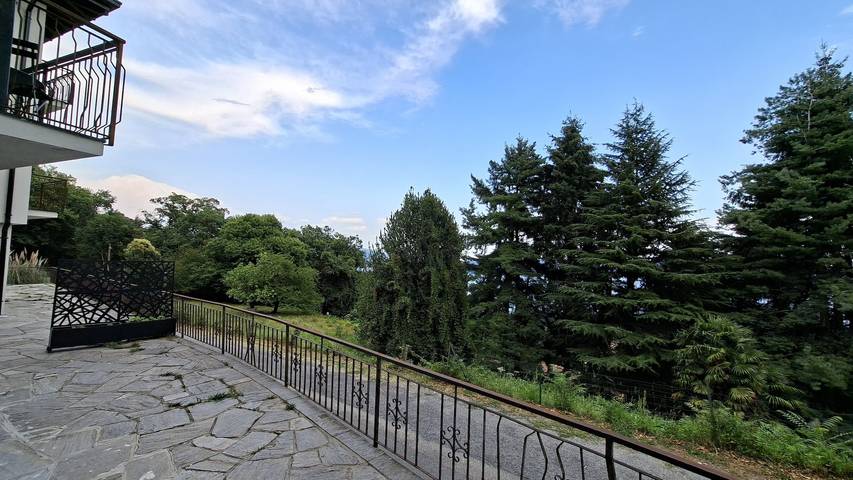Appartamento intero, Villa Wigs view green in Lesa, Lago Maggiore (Piemonte)