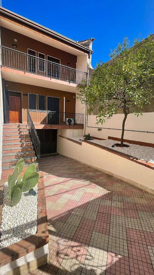 Double Room with Balcony in Cannizzaro, Aci Castello