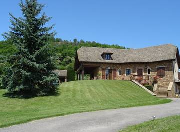 Gîte pour 4 personnes, avec terrasse et jardin dans l' Aveyron