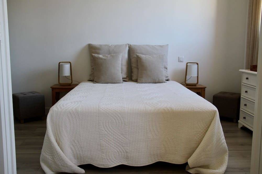 Pleasant town house in Eyragues, Arles region