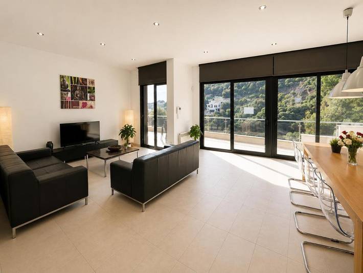 Casa rural para 12 personas, con Jacuzzi y Terraza además de Jardín y Piscina en Santa Susana - 4