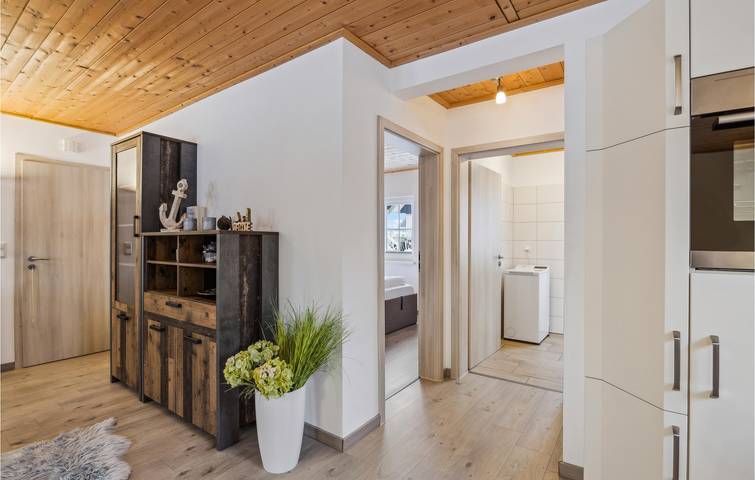 Ganze Ferienwohnung, Gemütliches Appartement mit Terrasse & Parkplatz nahe Freibad in Altefähr, Rügen