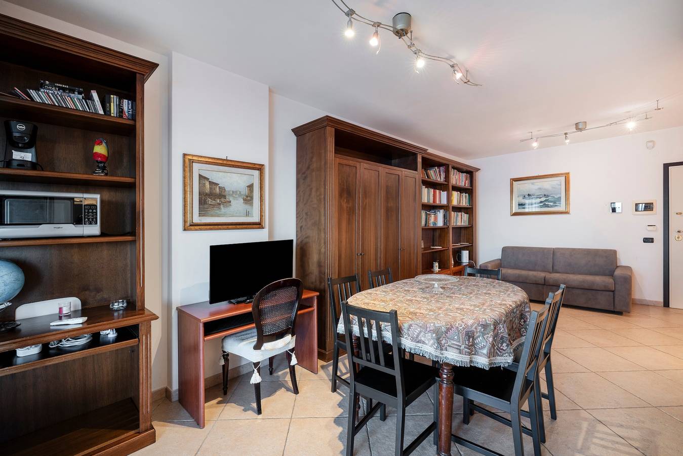 Ganze Wohnung, Apartment 'Rosato 60-Terrasse am Meer' mit Meerblick, Wlan und Klimaanlage in Bari, Bari Provinz