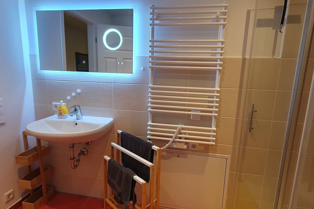 Ganze Wohnung, Ferienwohnung 2 im Herzen von Meiningen, mit Blick auf Theater in Meiningen, Werratal