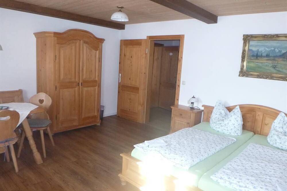 Familienzimmer Og 2-4 Personen - Ferienhof Köpf in Oberammergau, Bayerische Alpen