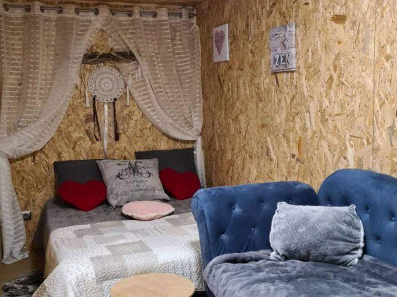 Cozy chalet with terrace for 2 guests in Les Grandes-Ventes, Dieppe en omgeving
