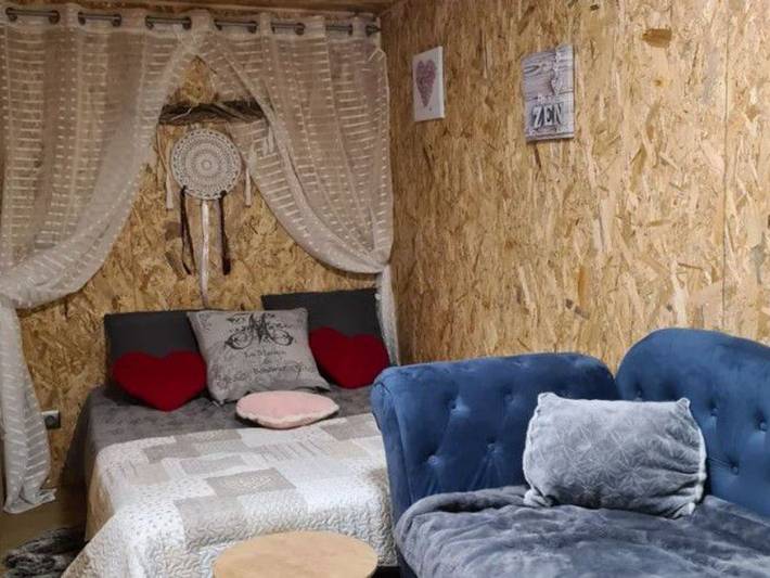 Gîte pour 2 personnes, avec terrasse et piscine, animaux acceptés à Les Grandes-Ventes - 3