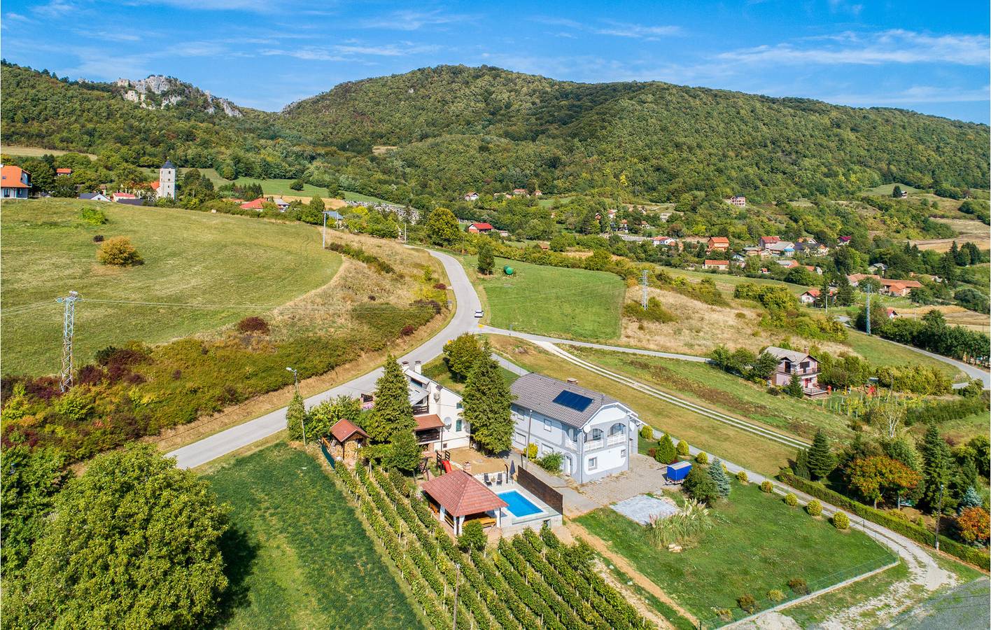 Modern appartement van 94 m² met zwembad, wifi, parkeerplaats en barbecue in Koprivnica-Krizevci