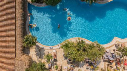 Hôtel pour 2 personnes, avec vue ainsi que piscine et jardin à Afitos