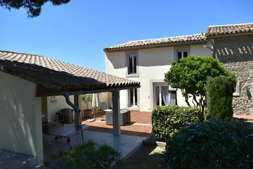 Gîte pour 4 personnes, avec jardin ainsi que terrasse et piscine, animaux acceptés à Marseillette