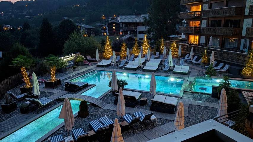 Hôtel pour 2 personnes, avec Balcon et Terrasse ainsi que Jacuzzi et Jardin