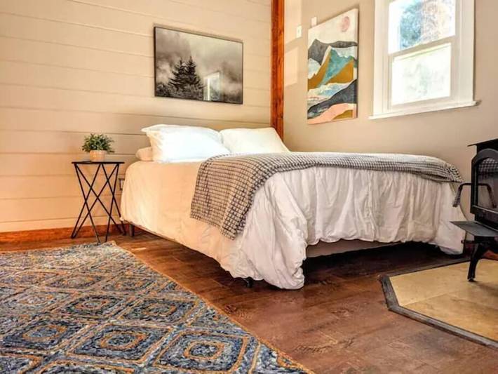 Glamping for 2 people, with balcony/terrace, with pets in Southern California