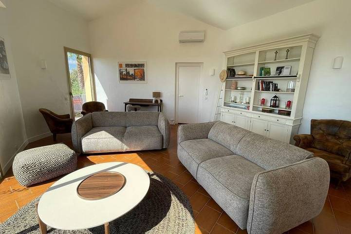 Villa Sleeps 10, 4 Bedrooms, with Pool and Sea and Mountain View in Le Tignet, Mittelmeerküste (Frankreich)