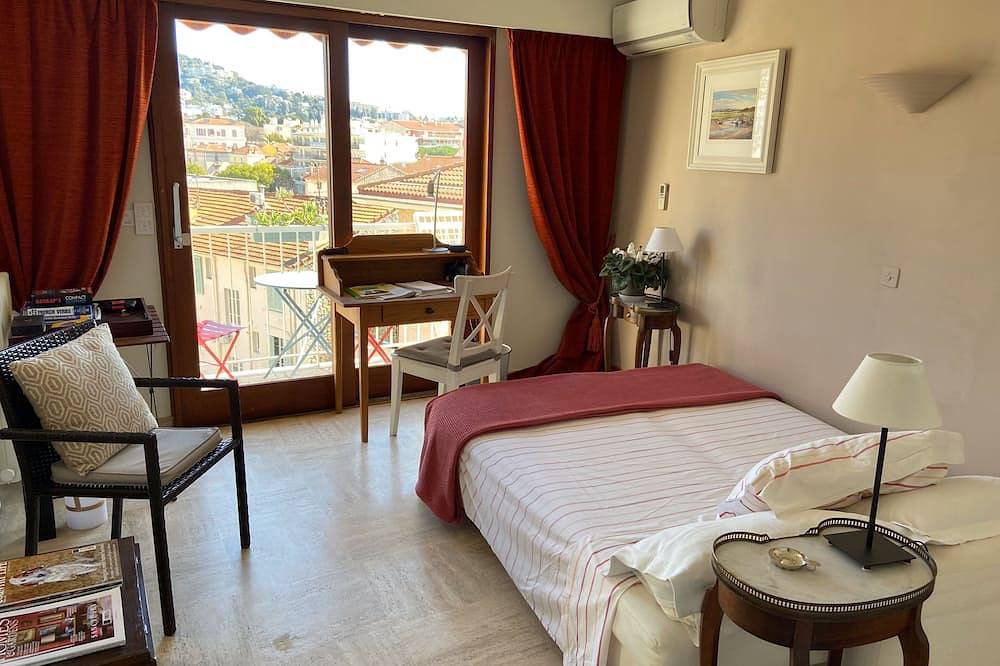 Appartement entier, Grandes, ensoleillées pièces à quelques minutes de la Croisette, Cannes in Cannes, Côte méditerranéenne (France)