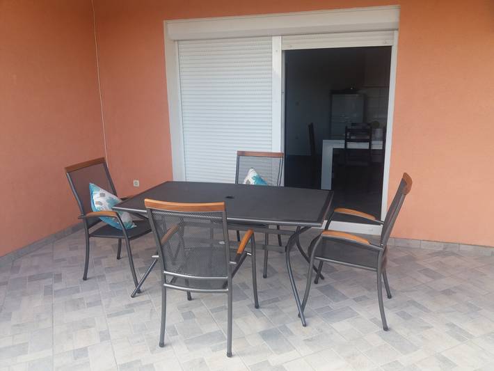 Ferienwohnung für 6 Personen, mit Balkon/Terrasse in Jasenice