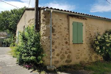 Gîte pour 6 personnes, avec jardin à Revest-des-Brousses