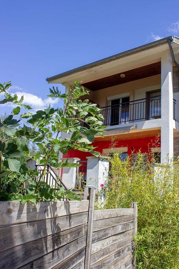 Gîte pour 4 personnes, avec vue ainsi que balcon et jardin dans Saint-Paul-en-Cornillon
