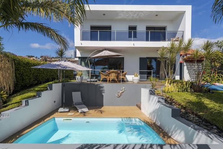 Pool, Garten und Meerblick - Villa Hibiscus in Estreito da Calheta, Madeira