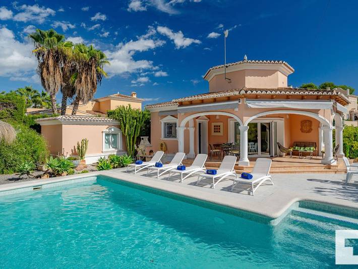 Villa für 6 Personen, mit Whirlpool und Terrasse sowie Garten in Calpe