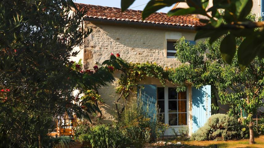 Location de vacances pour 5 personnes, avec jardin, animaux acceptés à Torxé