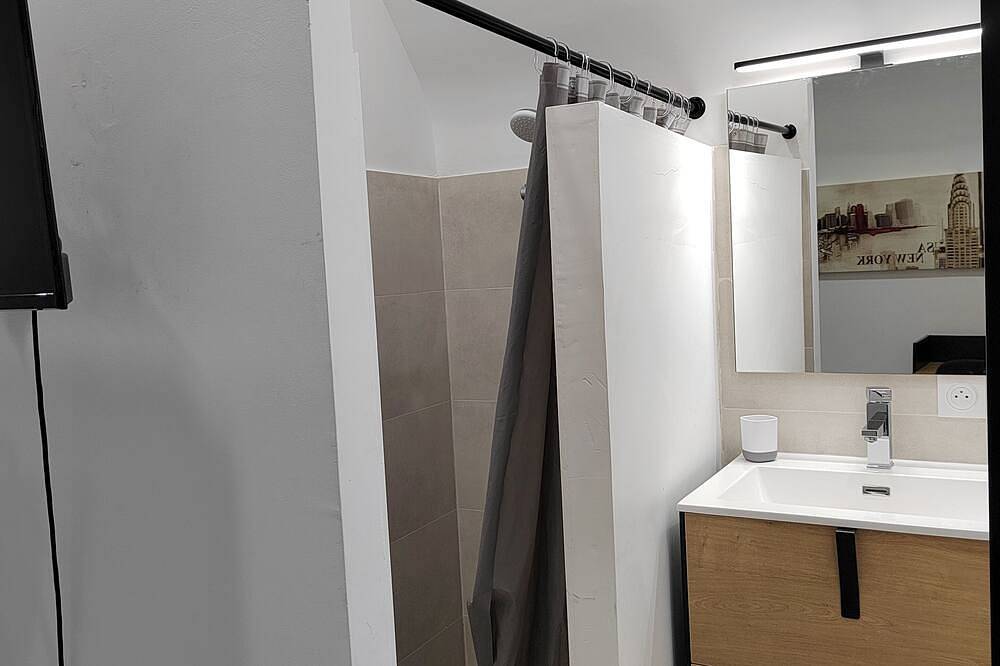 Apartamento entero, Pleasant studio in the heart of town. Close to the A9 and tramway! in Saint-Jean-de-Védas, Côte d'Améthyste