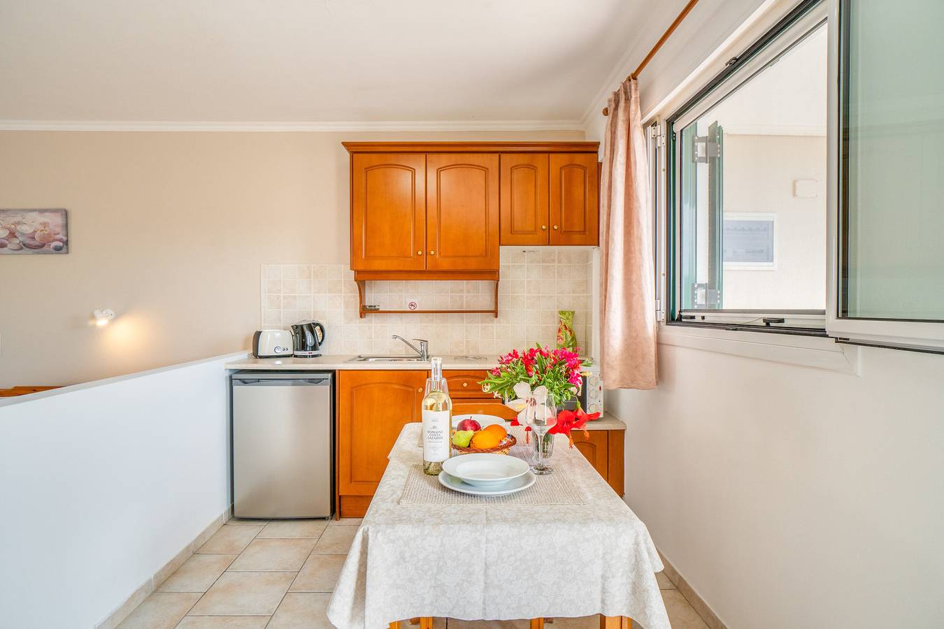 Ganze Wohnung, Ferienwohnung 'Standard Studio Downstairs 1' mit Gemeinschaftspool, Wi-Fi und Klimaanlage in Arillas Agiou Georgiou, Arillas