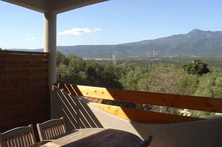 Gîte pour 4 personnes, avec terrasse et jardin à Figari - 4
