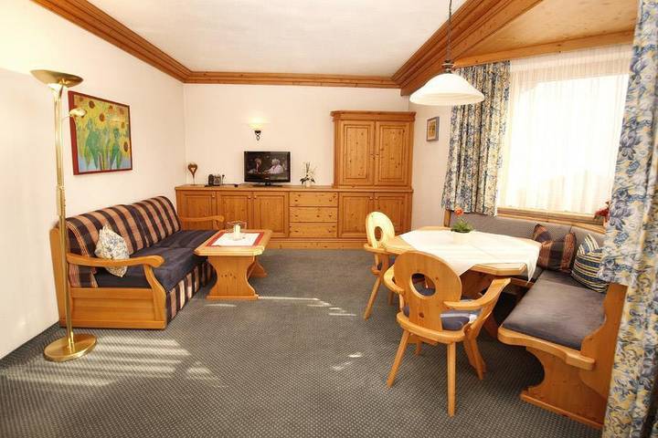 Appartement de vacances entier, App/salon-chambre/1chambre/douche o.bain in Alpes de Tux, Fügen