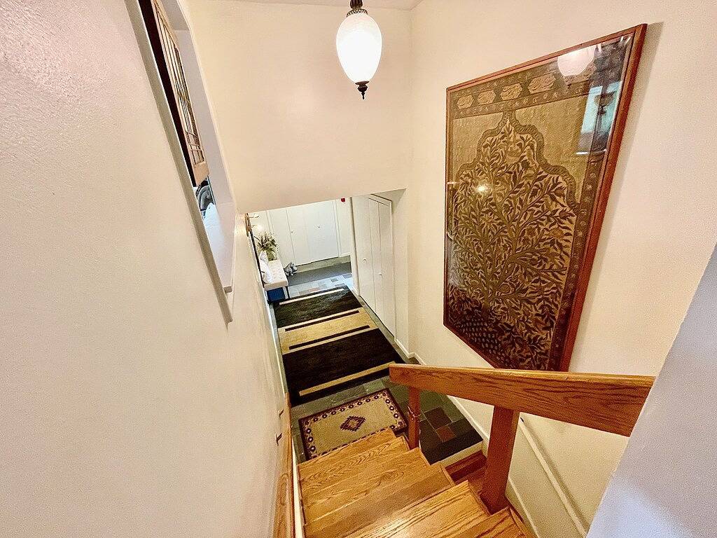 Ganze Wohnung, Wunderschönes, lichtdurchflutetes Haus auf 2 Ebenen mit 3 Schlafzimmern in Bloomington (IN), Monroe County (IN)