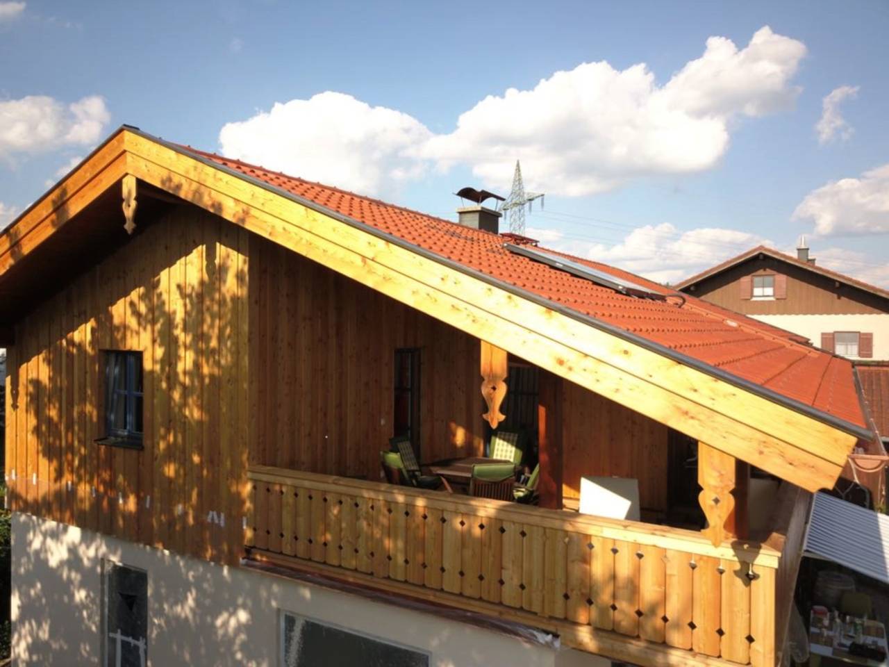 Ganze Ferienwohnung, Ferienwohnung Sternschnuppe - Ferienwohnung im 1.Stock mit großem überdachten Balkon/Loggia mit See- und Bergblick in Chieming, Chiemsee