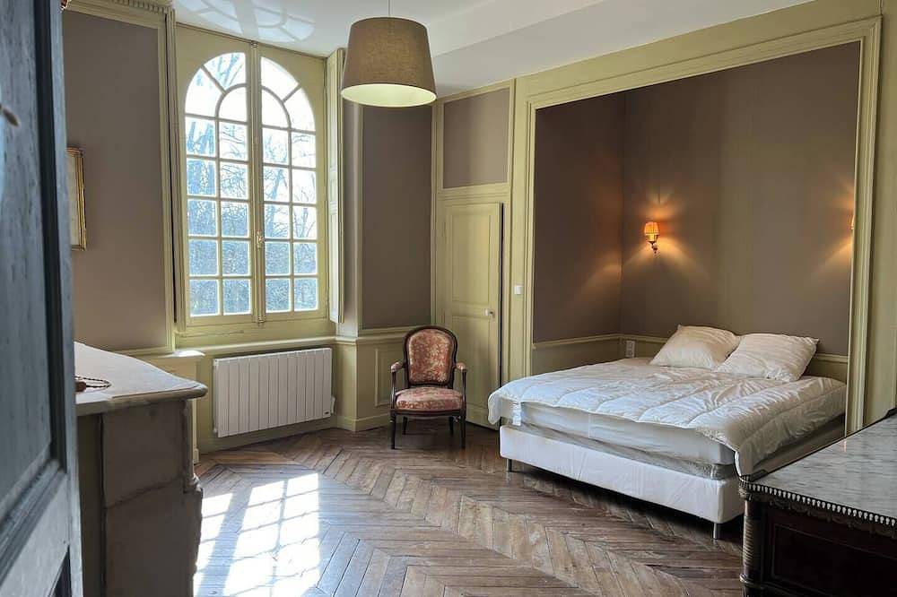 Pavillon de l'Orangerie room in La Ferté-Saint-Aubin, Sologne