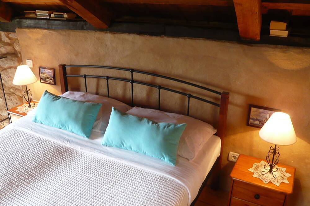 Romantische antike Stein erbaute kleine Villa mit Blick auf in Bribir, Primorje-Gorski Kotar