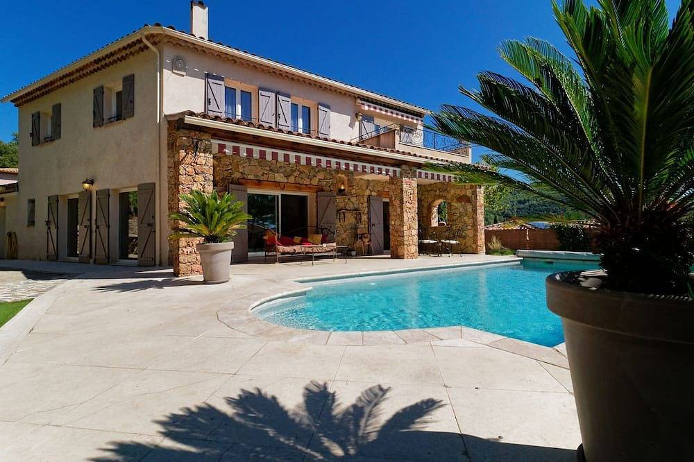 Villa de charme 4 chambres avec piscine chauffée Jacuzzi Sauna in Taradeau, Région de Draguignan