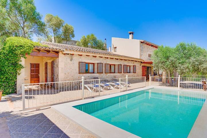 Villa voor 6 personen, met tuin en balkon in Petra