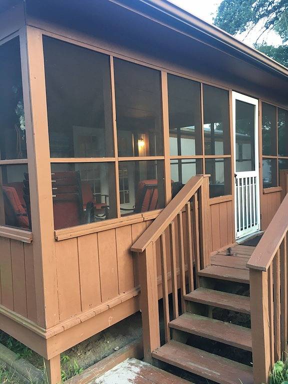 Fishing from the dock, Waterfront cabin, free kayaks for your use! in Sneads Ferry, Camp Lejeune