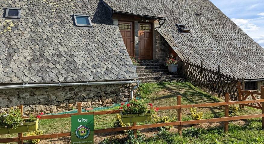 Gîte pour 5 personnes, avec terrasse et jardin, animaux acceptés à Beaulieu