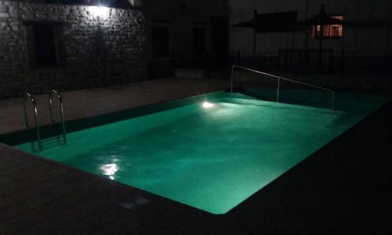 Casa rural para 27 personas, con jardín además de vistas y piscina en Prado del Rey - 4