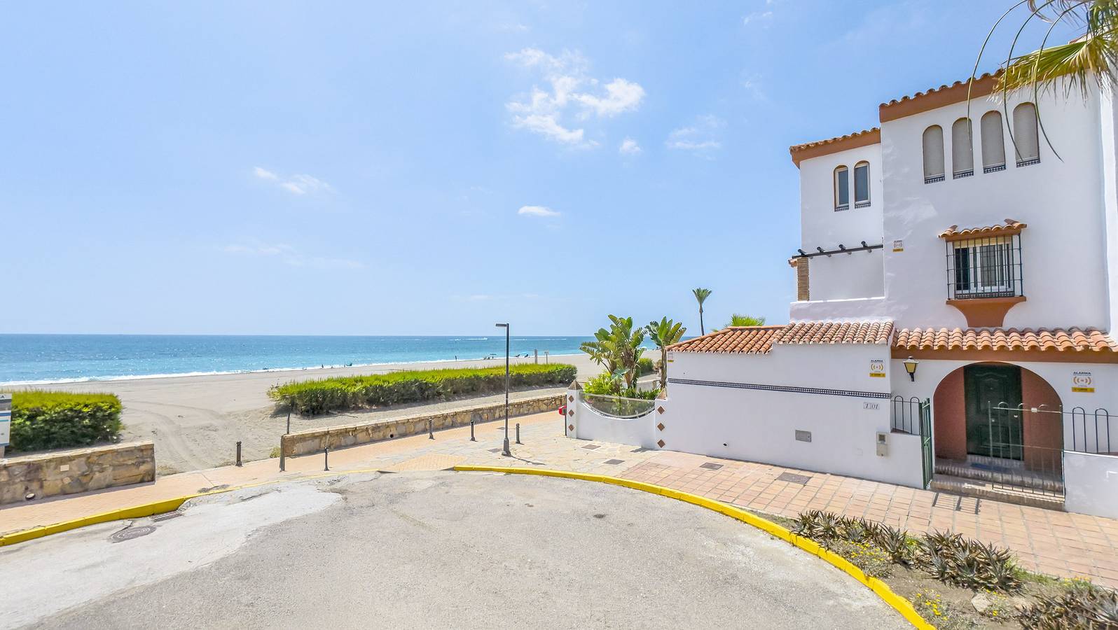 Cubo's Beachfront Marina de Casares House in Playa Ancha, Casares